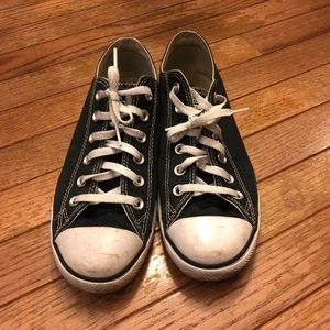 Black low top converse